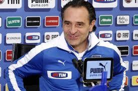 Calcio, Nazionale: Prandelli, hai pensato al 3-5-2?