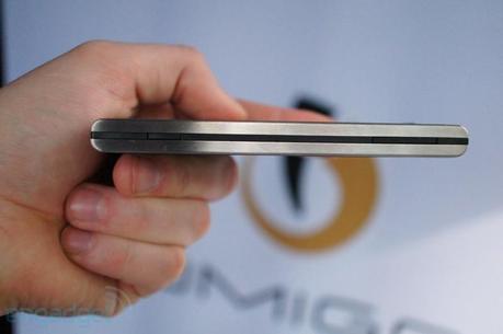 Lumigon T2 13 Lumigon T2 3,8 Audio Bang & Olufsen, Sveglia e Telecomando [MWC 2012]