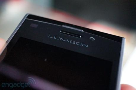 Lumigon T2 17 Lumigon T2 3,8 Audio Bang & Olufsen, Sveglia e Telecomando [MWC 2012]