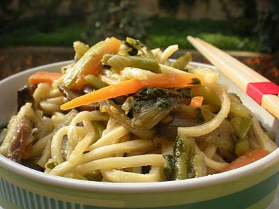 Noodles con Verdure e Pollo
