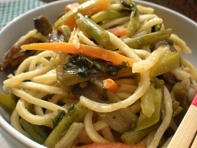 Noodles con Verdure e Pollo