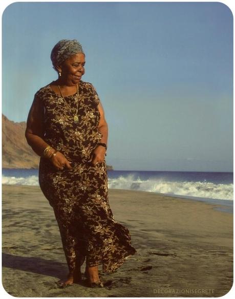 RICORDANDO CESARIA EVORA ESCE 