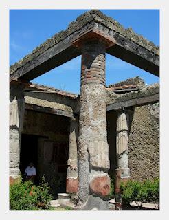 Brandelli di un mondo antico. Gli scavi di Ercolano.