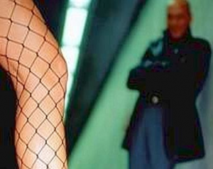 Roma: Arrestato per aver tentato di far prostituire 2 minorenni.