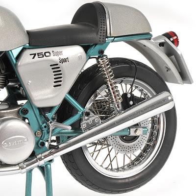 Ducati 750 Super Sport  1977  by Minichamps