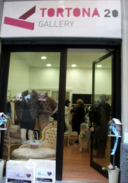 Via Tortona 20 Milano Collezione Rosé a Pois