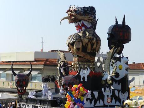 VIAREGGIO IL CARNEVALE D'ITALIA