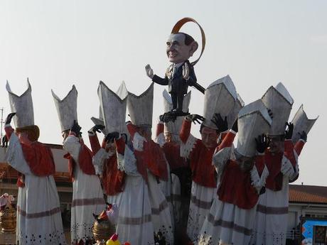 VIAREGGIO IL CARNEVALE D'ITALIA