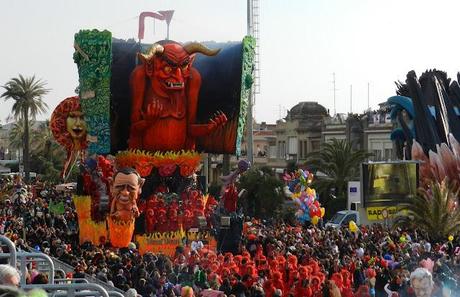 VIAREGGIO IL CARNEVALE D'ITALIA