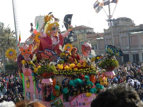 VIAREGGIO IL CARNEVALE D'ITALIA