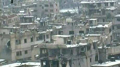 Un convoglio della Croce Rossa ha potuto entrare a Homs, città martire della Siria