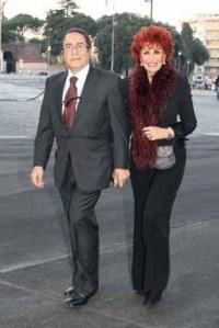 Lino Banfi festeggia i cinquanta anni di matrimonio con gli amici di sempre: Mara Venier, Renzo Arbore, Nancy Brilli, Edvige Fenech ecc.