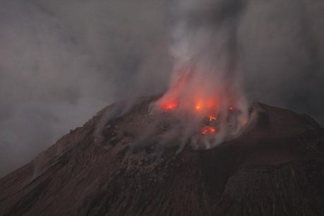 RIALZO DELL'ATTIVITA' DEL VULCANO SANTIAGUITO