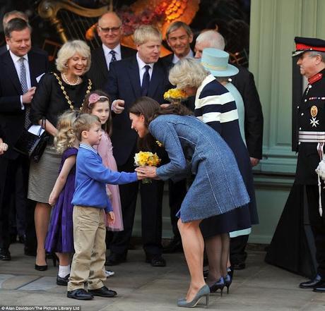 FASHION ICON | Kate Middleton in M Missoni ai magazzini londinesi Fortnum& Mason FASHION ICON | Kate Middleton in M Missoni ai magazzini londinesi Fortnum& Mason