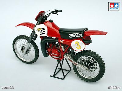 Honda CR 250 R 1981 by Sennake (Tamiya)