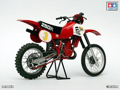 Honda CR 250 R 1981 by Sennake (Tamiya)