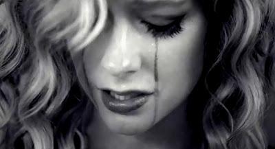 Goodbye: Avril Lavigne ha fatto un altro video dove frigna