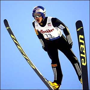 FLASH-NEWS: Il quartetto austriaco trionfa nel salto a Lathi