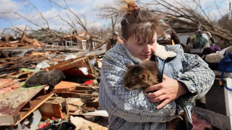 Usa: i volti della tragedia causata del Midwest dai tornado