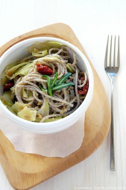 Spaghettini di grano saraceno ai gambi di broccolo