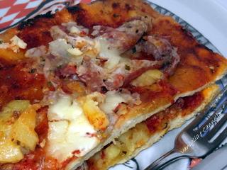 La pizza pancetta,  patate e la rivista.....