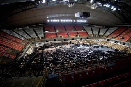 palco pausini 4 Pausini, crolla il palco, un morto | FOTO PALCO