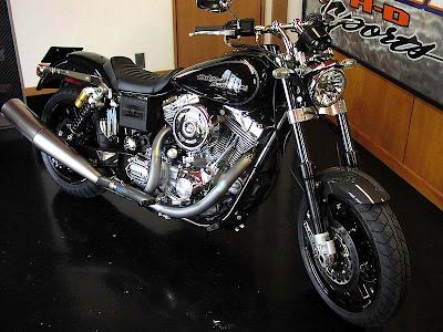 Harley Dyna FXDC 2005 by Burn! H-D Sports