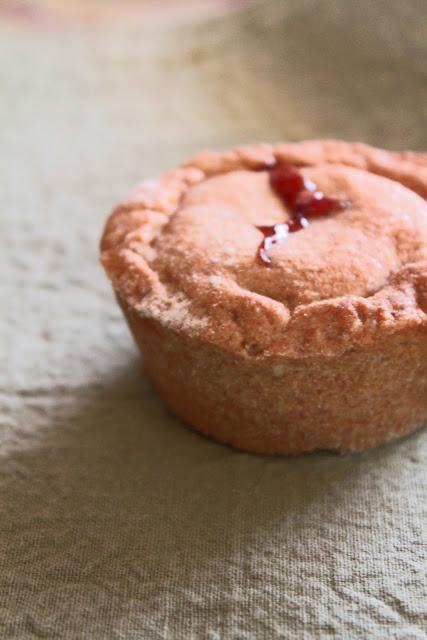 Tortine biologiche alla confettura di fragola