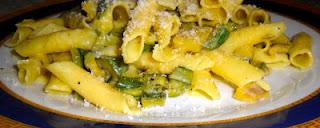 GARGANELLI ALL'UOVO  ZUCCHINE E ZAFFERANO