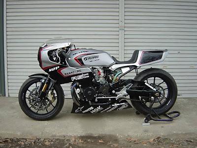 CBX400 by 09 Racing