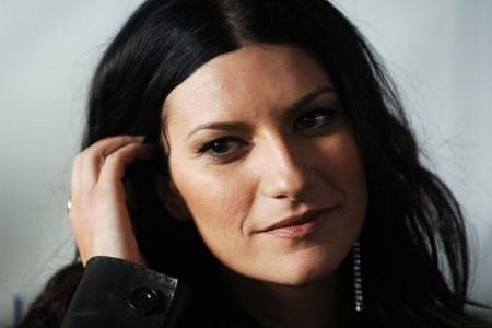 laura pausini 1 Pausini, tour fermo per due settimane