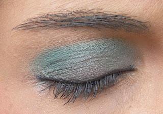 Il trucco di oggi: tempo grigio, trucco grigio ma bello :D