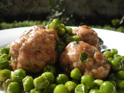 è arrivata la Primavera???? ....Polpette e piselli al timo