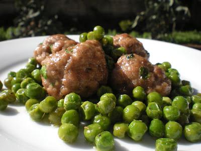 è arrivata la Primavera???? ....Polpette e piselli al timo