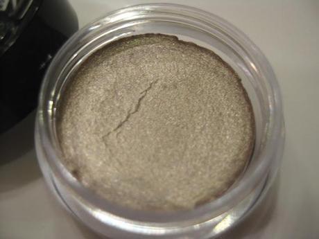 Essence Stay All Day Long Lasting Eyeshadow. A Review.