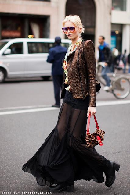 Rome and Long skirt Rome and Long skirt