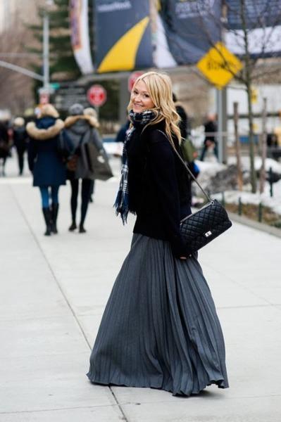 Rome and Long skirt Rome and Long skirt