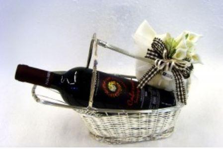 Bomboniera vino - Foto da www.gioieesapori.it gioie e sapori bomboniera vino paniere versavino