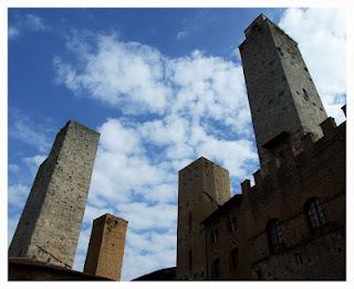 Tra torri e colline. San Gimignano.