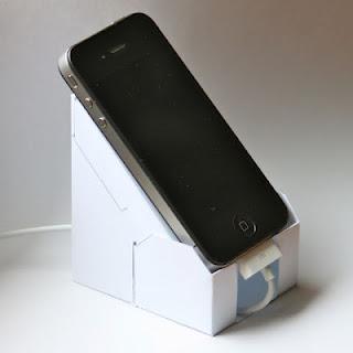 EcoStand iP4 front Stand ecologico e quasi gratuito per iPhone 