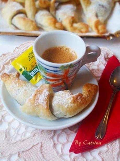 Cornetti con pera e cioccolato fondente