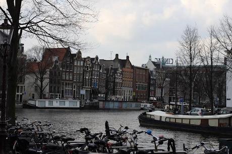 Amsterdam: reflections on (flight and hotel)