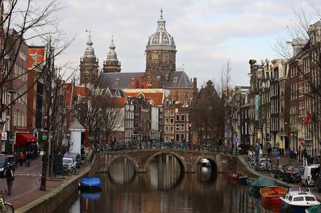 Amsterdam: reflections on (flight and hotel)