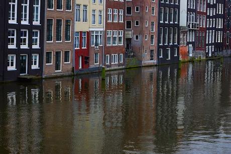 Amsterdam: reflections on (flight and hotel)