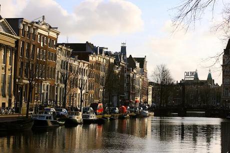 Amsterdam: reflections on (flight and hotel)