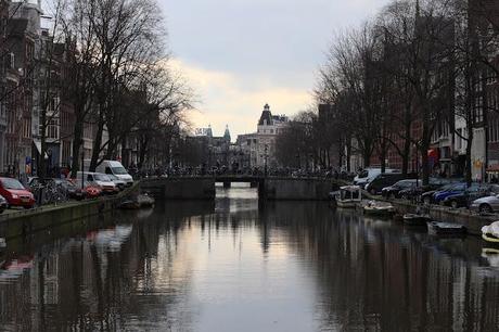 Amsterdam: reflections on (flight and hotel)