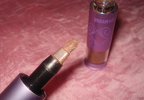 Review Urban Decay Loose Pigments + Benefit Creaseless Cream Shadow/Liner