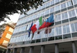 Caserta: per agevolare parenti, minacciavano funzionari. 5 arresti