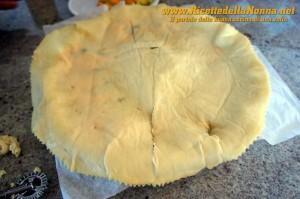 Tortino allo stracchino e fiori di zucca con semi di lino