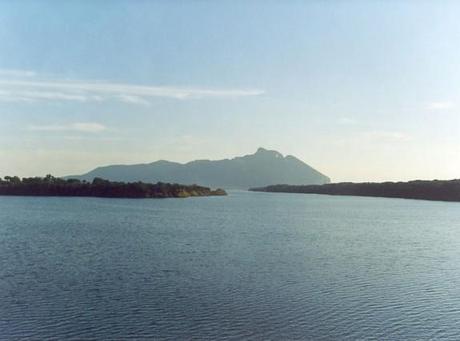 Il mistero di Sabaudia. Dal Lago di Paola affiora un cadavere